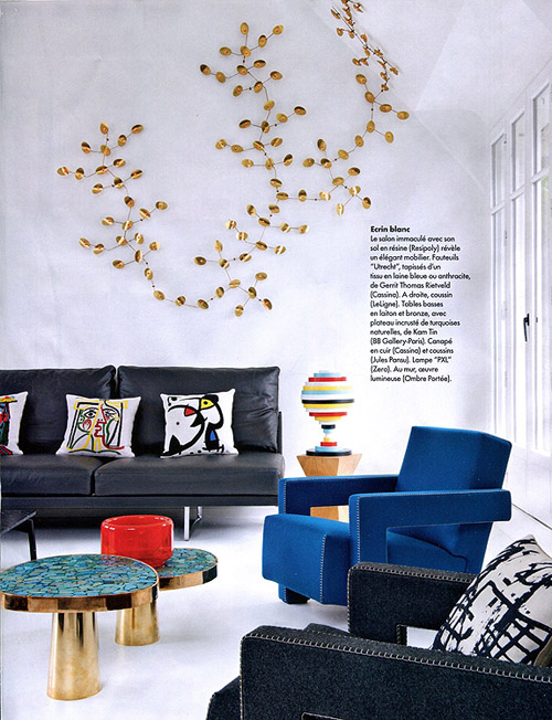 Коллекция подушек Миро и Пикассо на обложке журнала Elle Decoration